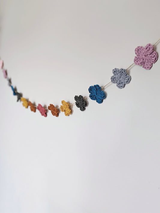 Boho Daisy Garland - Crochet Daisy Bunting